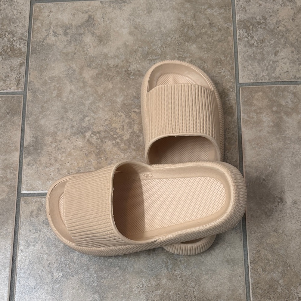 The Cloudies Slip-ons **NEW**